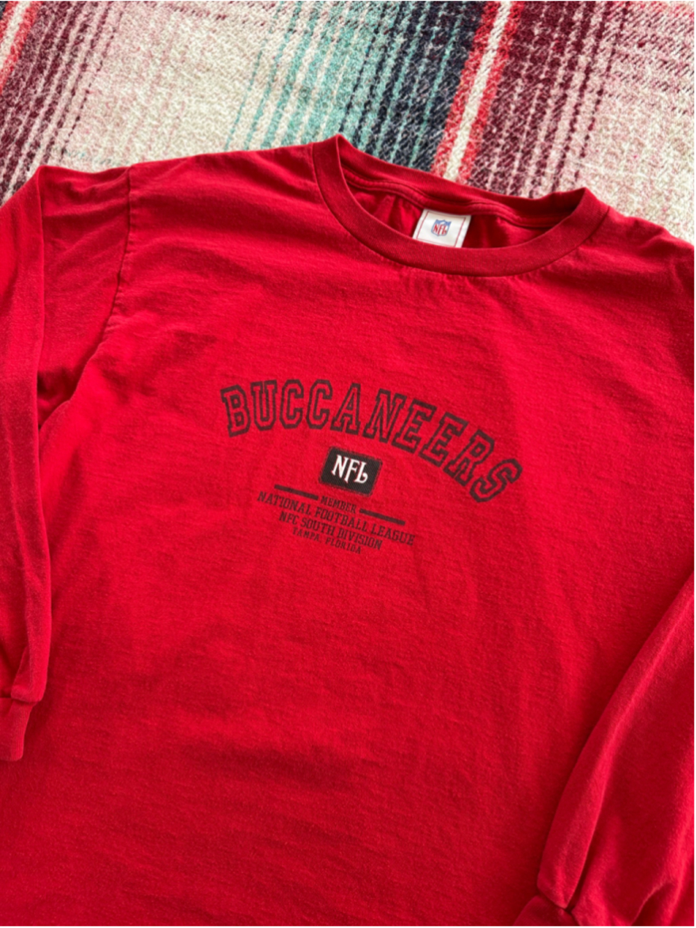 Vintage NFL Tampa Bay Buccaneers Red Long Sleeve T-Shirt L